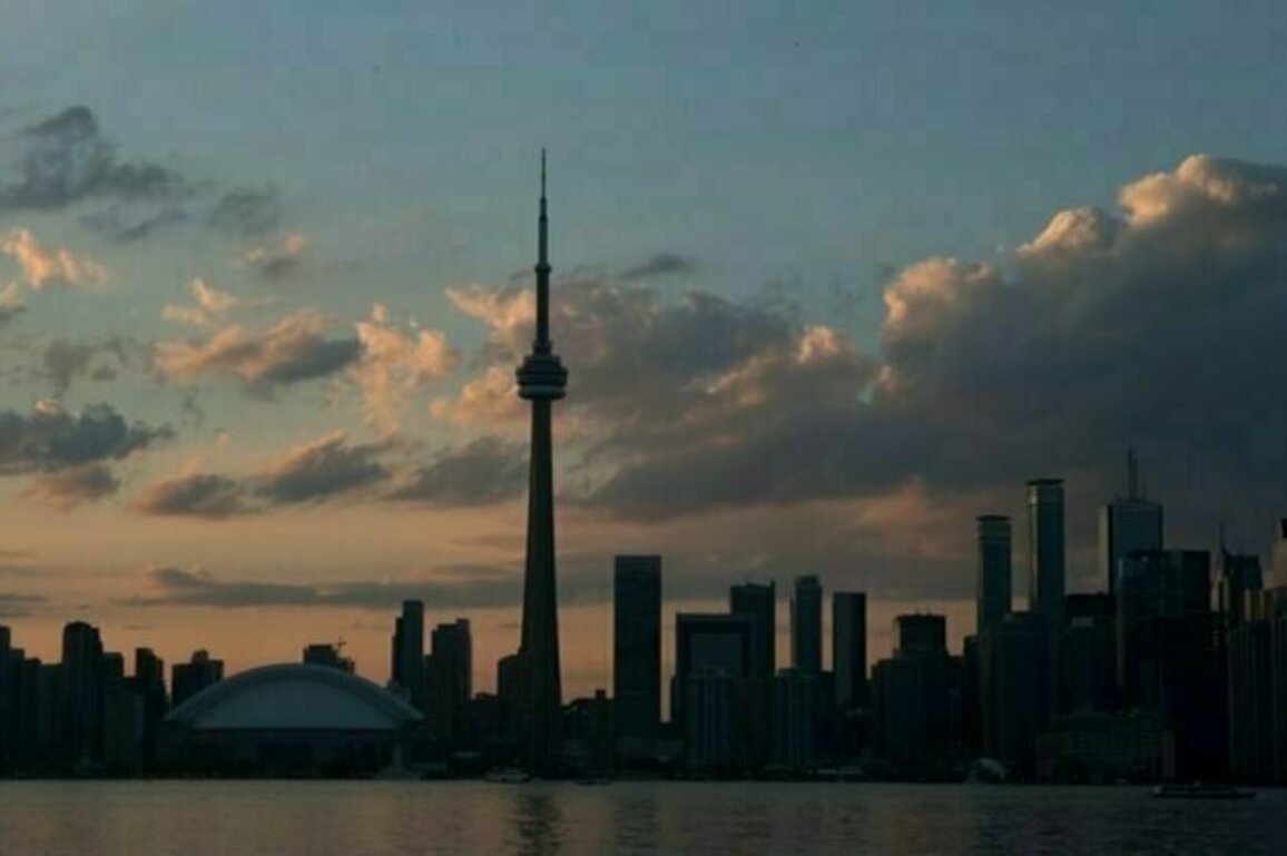 Shooting at Toronto pub wounds 12
