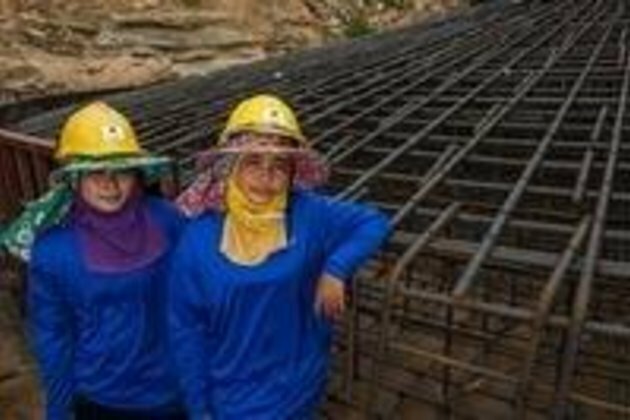 Renewable energy jobs rise by 700,000 in a year, to nearly 13 million