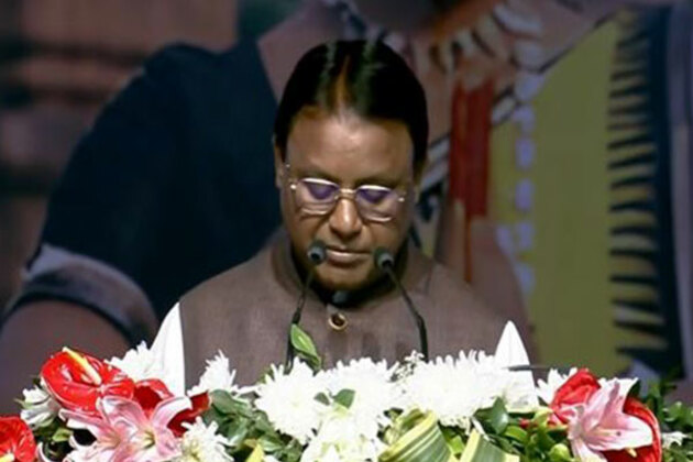 Odisha CM invites LoP Naveen Patnaik to join Biju Patnaik's birth anniversary celebrations