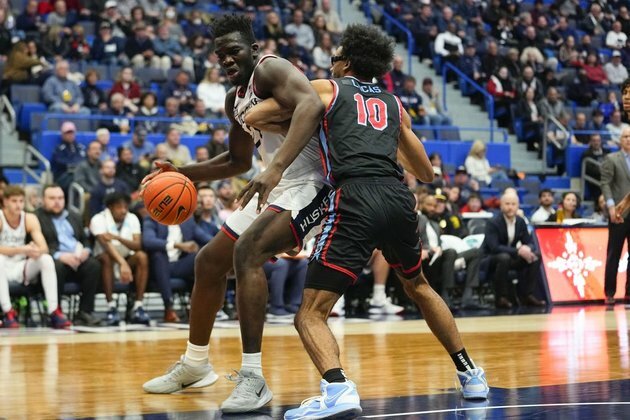 No. 20 UConn looks to stand tall vs. Oregon
