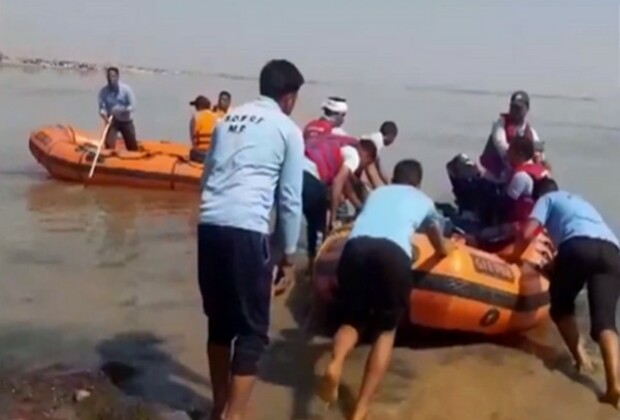 MP: Rescue operation continues for 3 women, 4 children missing after boat capsizes in Shivpuri