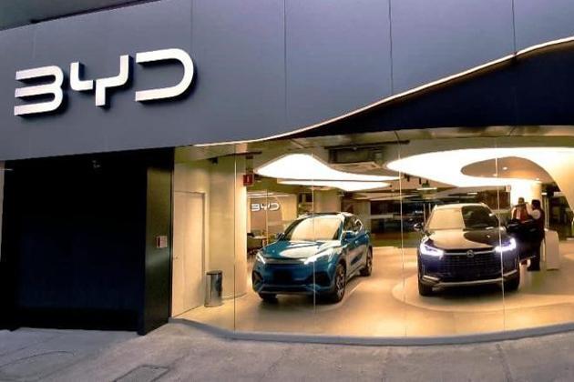 Chinese EV giant BYD opens store in Berlin under German dealership