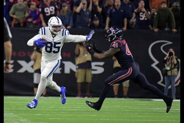 NFL transaction notebook: Steelers officially sign Ebron