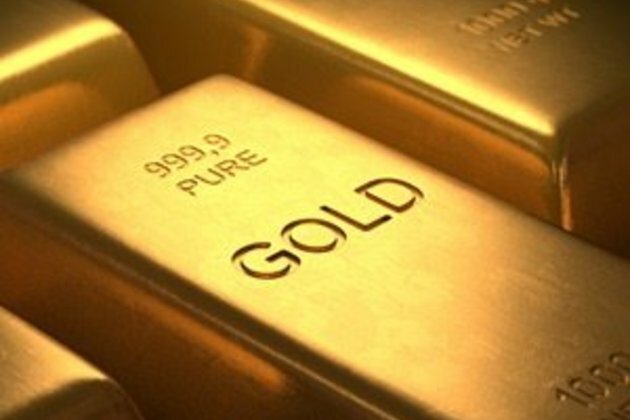 Gold seen hitting 6-year high as global markets outlook dims