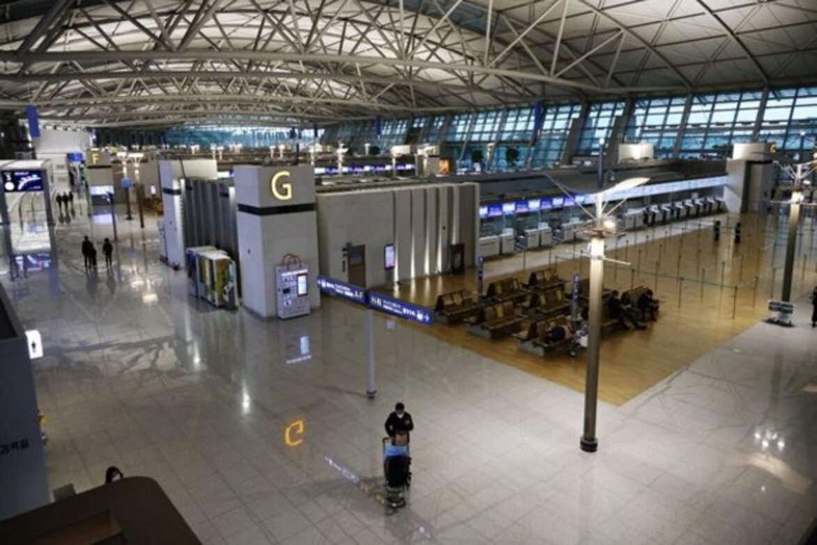 US man brings live bullets on board in South Korea