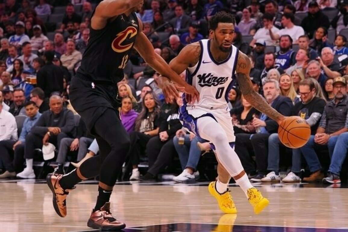Strong finish kick sends Kings past Cavaliers