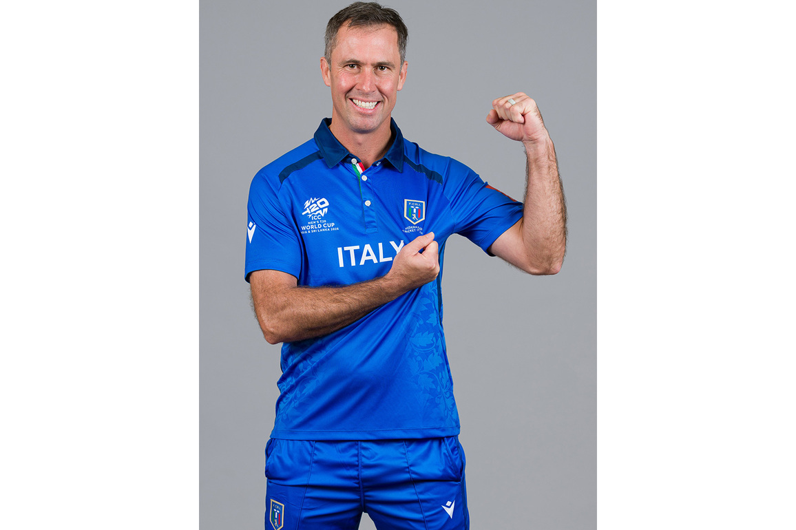 Italy captain Wayne Madsen suffers injury during T20 World Cup match against Scotland