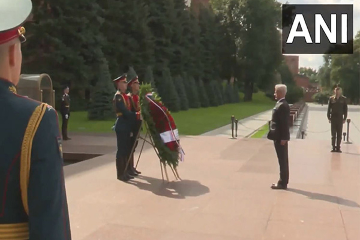 Jaishankar pays tribute at Moscow's Tomb of the Unknown Soldier during Russia visit