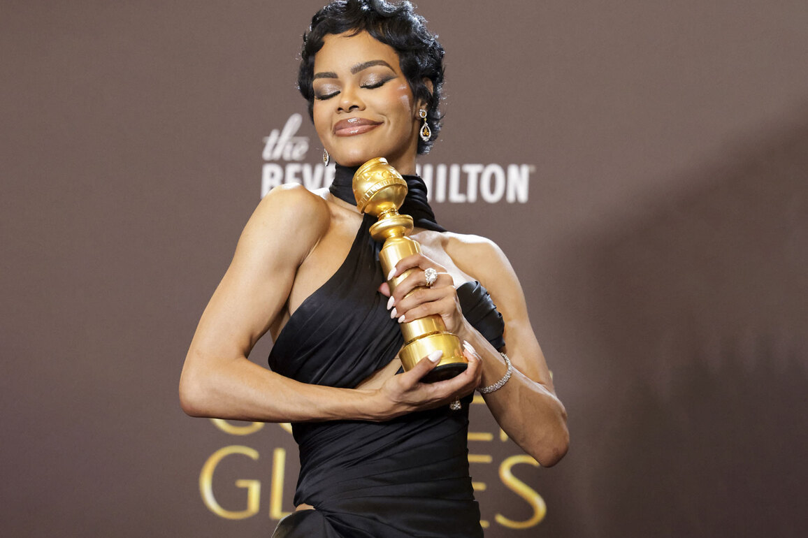 Sobbing Teyana Taylor delivers emotional message to "little brown girls" after Golden Globe victory