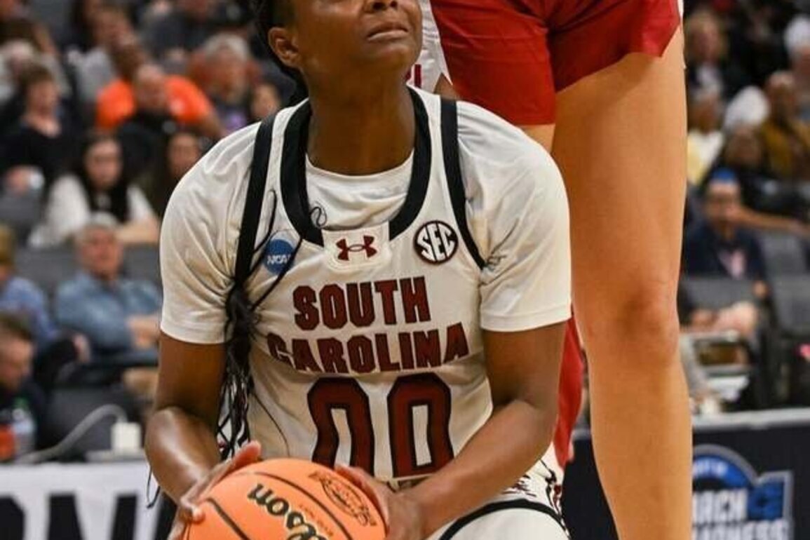 Ta'Niya Latson scores 28 as South Carolina blows out Oklahoma