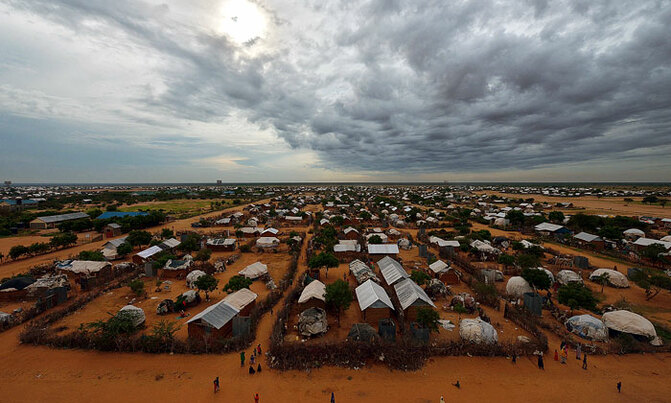 World's biggest refugee camp in Kenya to stay open World's biggest refugee camp in Kenya to stay open