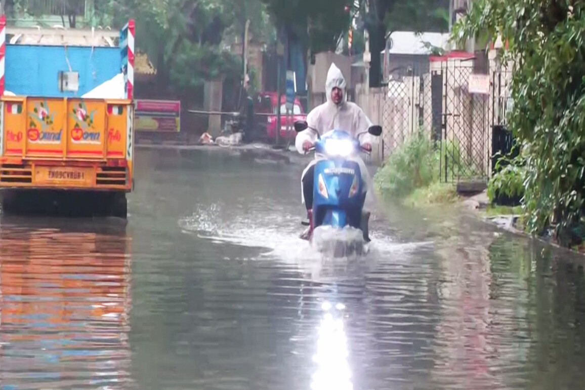 IMD issues Yellow alert as Light to Moderate rain, thunderstorms expected across Tamil Nadu