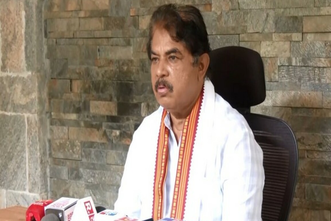 Caste census aimed at creating divisions: R Ashok slams Siddaramaiah, calls survey politically motivated