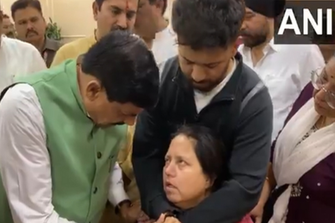 MP: CM Mohan Yadav visits family of Pahalgam terror attack victim Sushil Nathanie in Indore, pays last respects