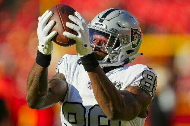 Report: Raiders sign WR Justin Shorter in wake of Amari Cooper retirement