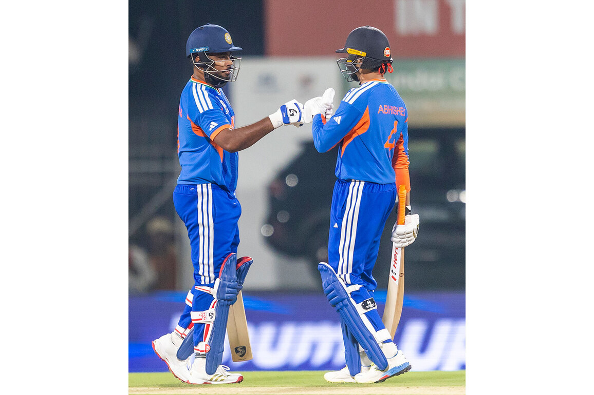 "The matchup is working in favour....": Dinesh Karthik feels India should continue left-right-hand opening combination of Abhishek and Samson