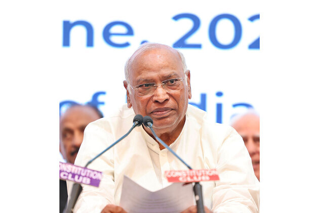 "Shook foundations of British rule...": Mallikarjun Kharge recalls 1942 Quit India Movement