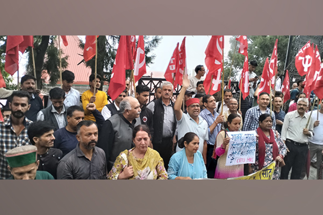Protest in Shimla: Farmers, labourers demand action against NHAI contractors for destruction