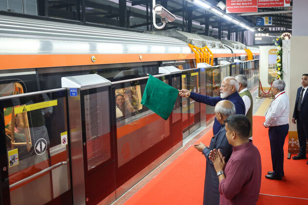 Daily Metro ridership in Gujarat surges fourfold over 3 years; Ahmedabad-Gandhinagar Metro sees 1.5 lakh passengers daily