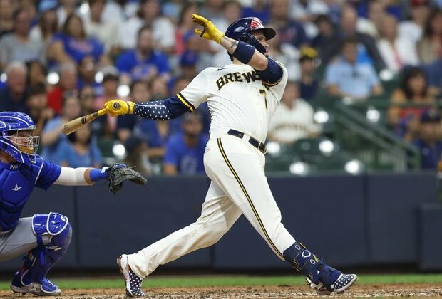 Victor Caratini's walk-off HR in 10th lifts Brewers over Cubs