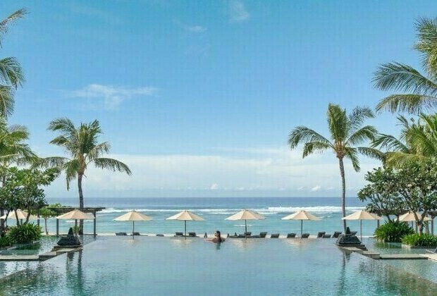 ESCAPE TO THE RITZ-CARLTON, BALI