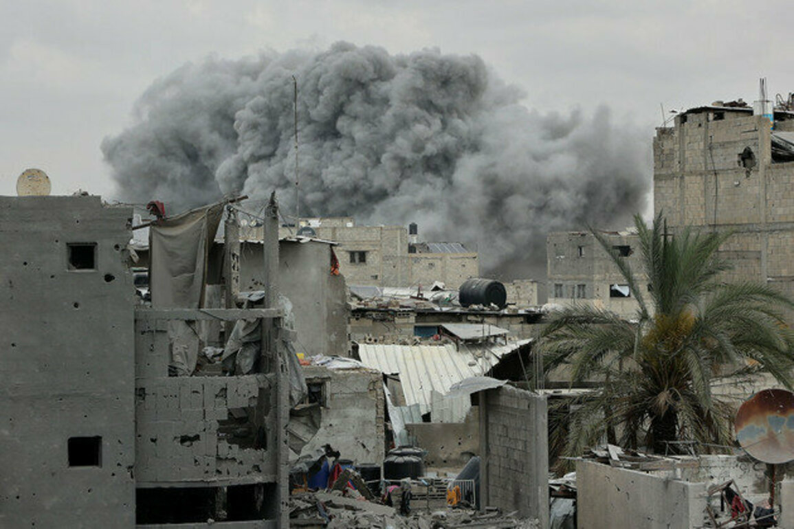 Dozens martyred, injured in Israeli airstrike on Palestinian homes in Gaza