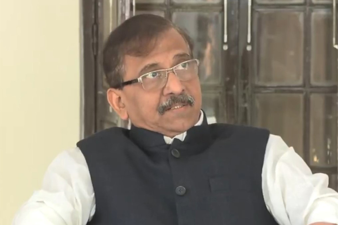 "Modi Ji, ab jhola uthao or chale jaiye": Shiv Sena (UBT) MP Sanjay Raut slams Centre over inflation