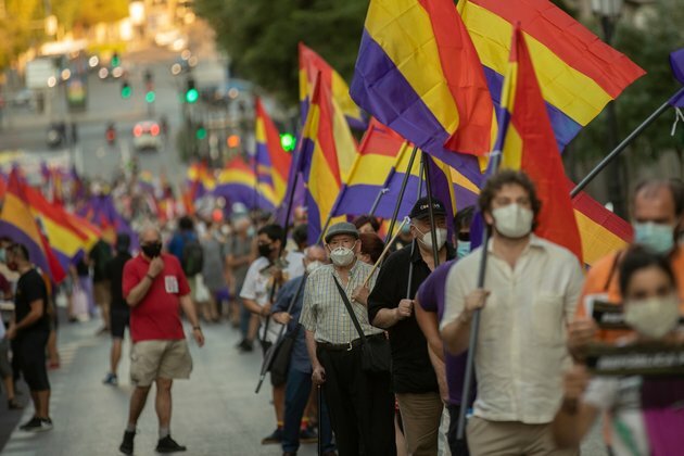 Spain&#039;s Former King Leaving Country Amid Financial Scandal