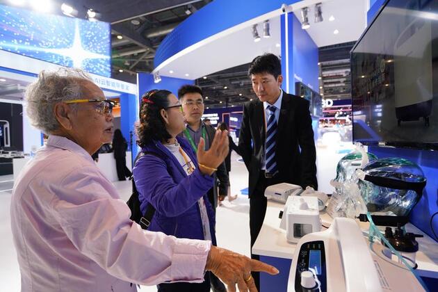 (CIIE) From elderly care to graceful aging, China's silver economy redefined at CIIE