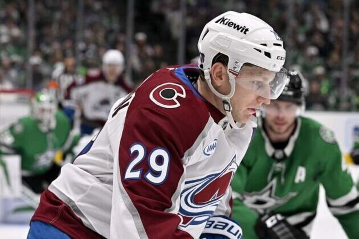 League-best Avalanche try to stem Stars' push for first place