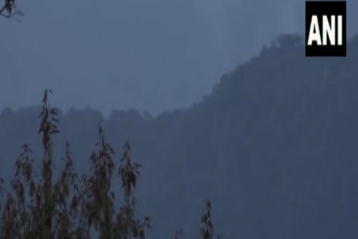J-K: Pakistan Army violates ceasefire along LoC in Poonch, Indian Army retaliates