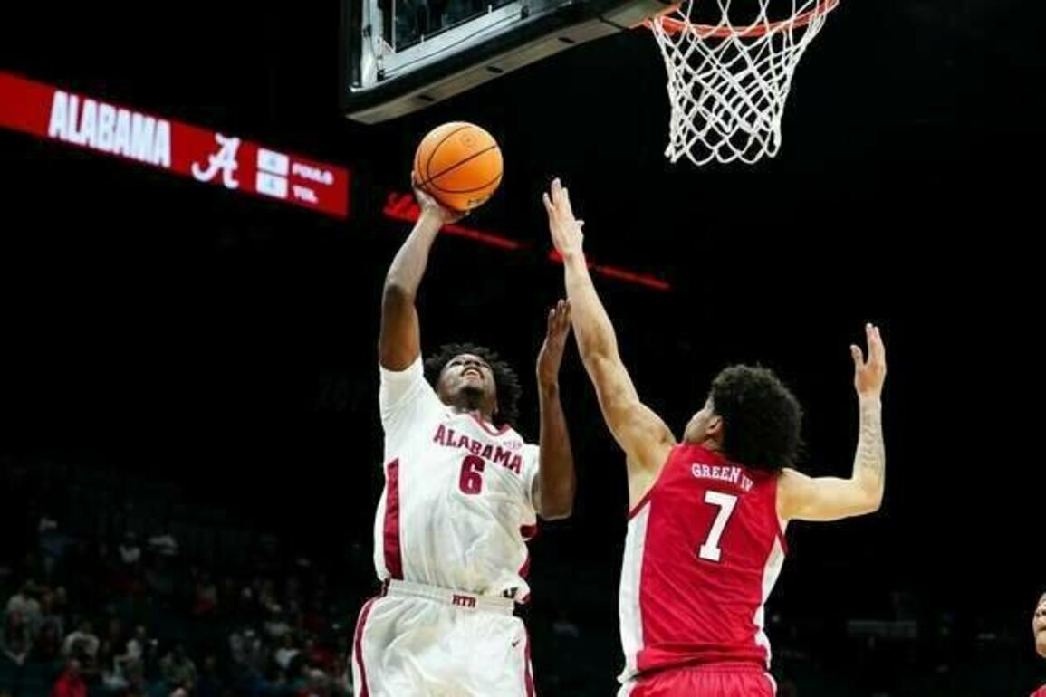 Aden Holloway, No. 8 Alabama outrun UNLV in Players Era event