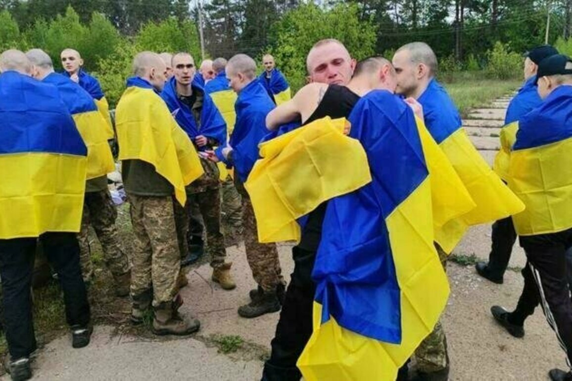 Russia and Ukraine begin first stage of large-scale prisoner swap