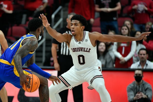 Louisville focused on defending the arc vs. Notre Dame