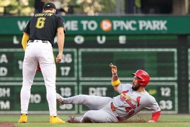Cardinals set season high in runs, blow past Pirates