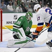 Isles survive as Stars' last-second goal is overturned