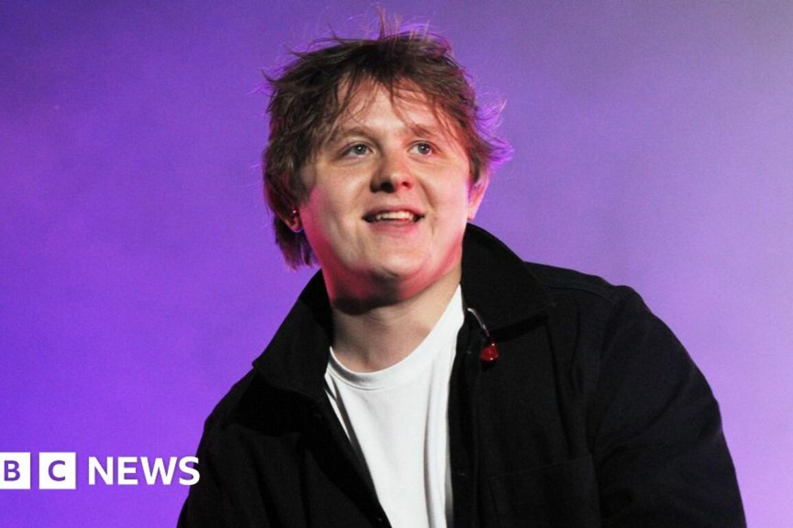 Lewis Capaldi plays surprise set at Edinburgh charity gig