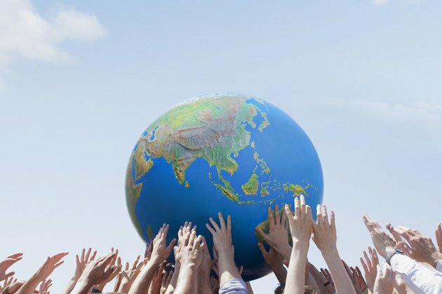Benefits of globalization unfairly distributed IMF