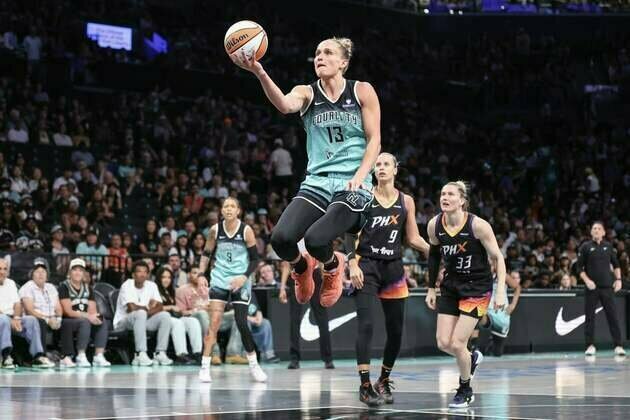 Sabrina Ionescu nets 29 as Liberty rally past Mercury