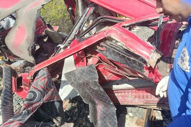 Death toll of train-minibus crash in NE Egypt rises to 10