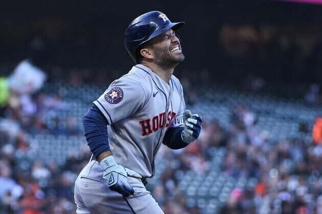 Astros 2B Jose Altuve headed for more tests on injured foot
