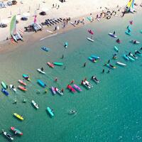 Russian visitors drawn to south China's Sanya by sun, sea, medicine