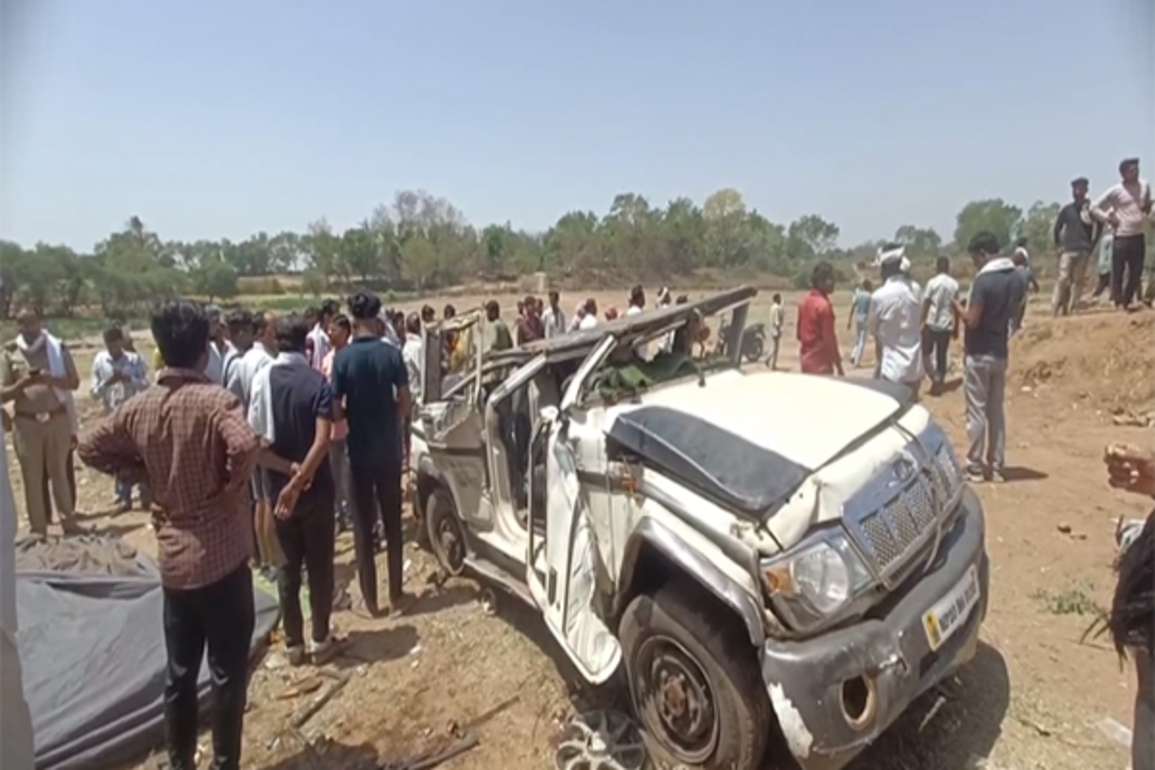 Madhya Pradesh: Eight killed and five injured after SUV overturns in Damoh