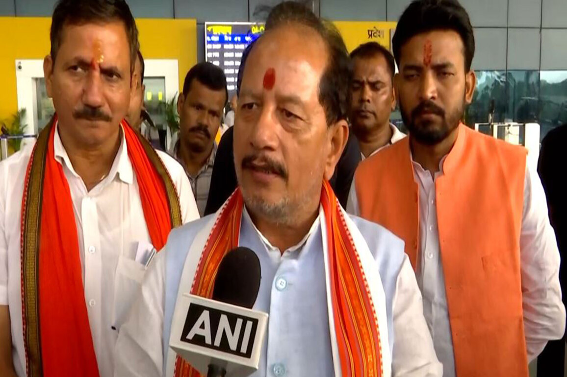 "Appu' and 'Pappu are two leaders, everyone has to accept ECI's decision": Bihar DyCM Sinha's jibe at Rahul, Tejashwi