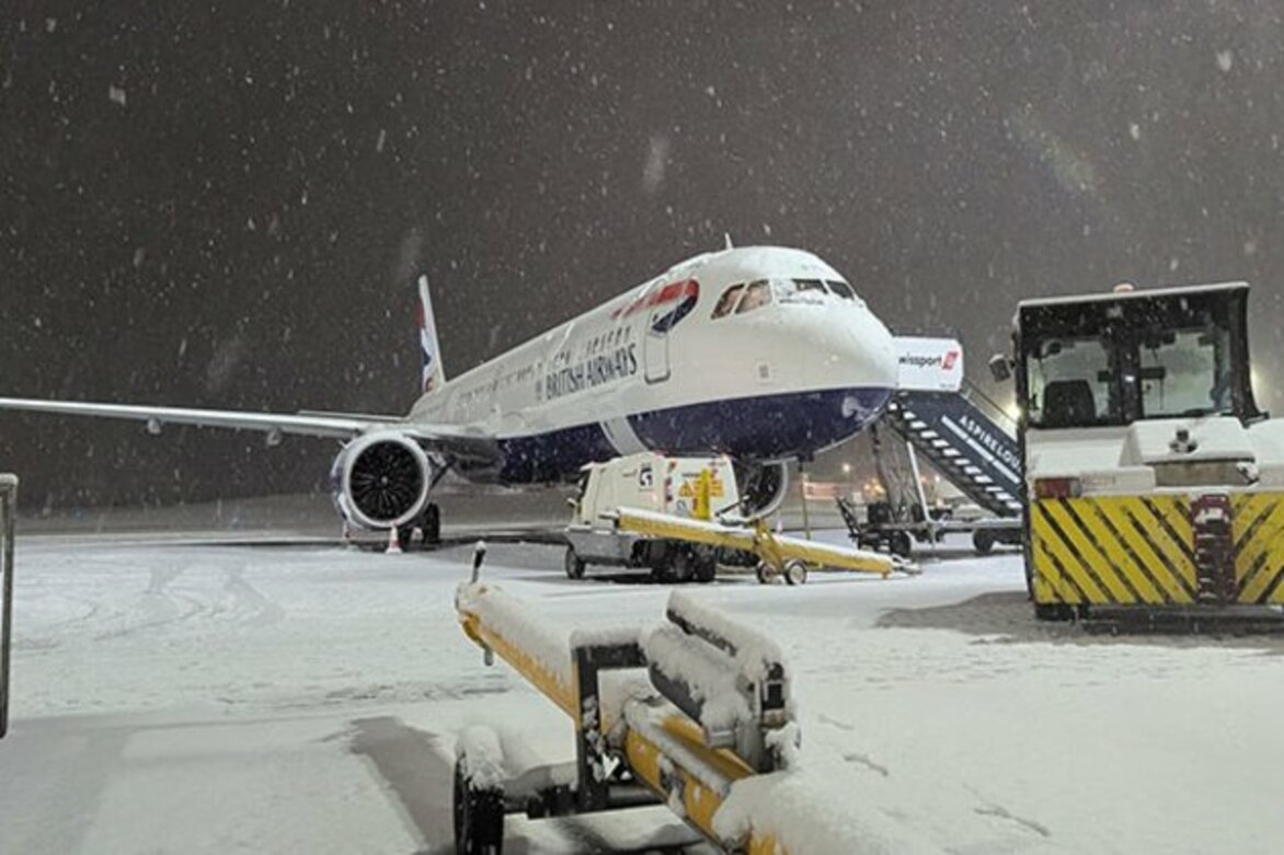 Heavy snowfall affects air travel in UK, Germany