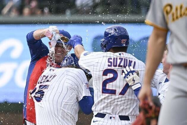 Carson Kelly's walkoff single caps Cubs rally, avoids Pirates sweep