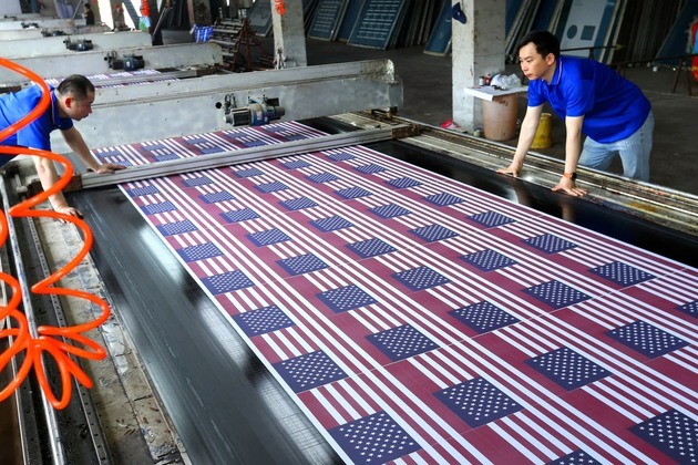 Chinas factory activity beats forecasts in May, private survey shows, despite softer official data