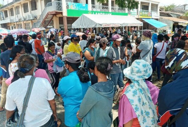 Rice farmers in parts of Philippines get cash subsidies