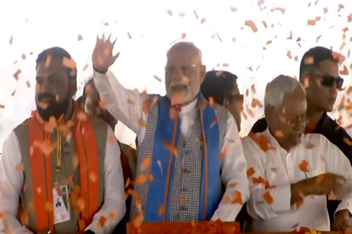 PM Modi holds roadshow in Bihar's Siwan