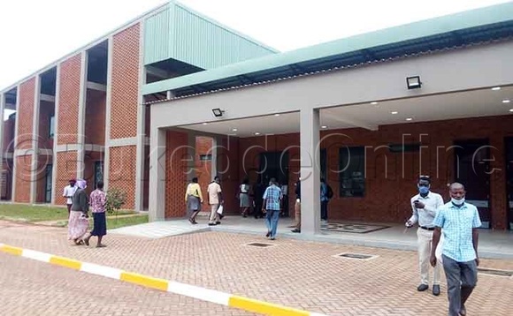 Eddwaaliro ly'e Kayunga bwe lifaanana kati. Eddwaaliro ly'e Kayunga bwe lifaanana kati.